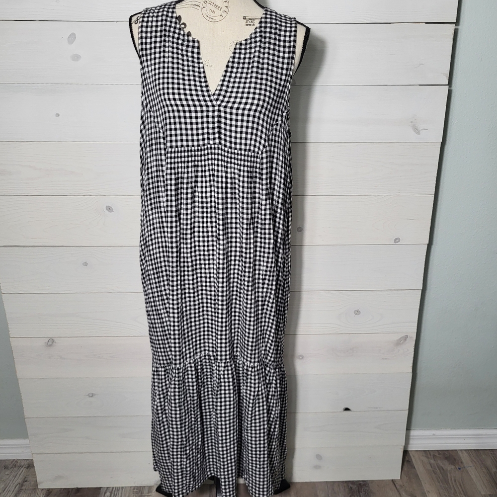 Black and White Gingham Sleeveless Dress